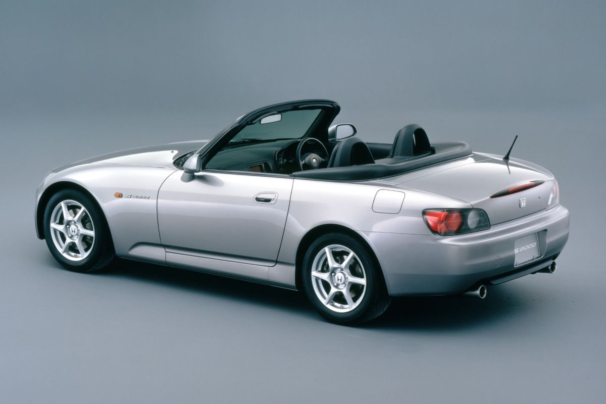 Honda masuki masa sulit akibat persaingan dagang dan semi konduktor