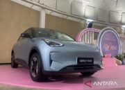 Mobil listrik Geely EX2 diluncurkan dengan harga mulai Rp229 juta