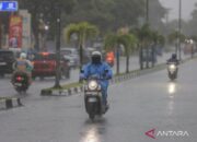 Pemilik bengkel sarankan motor yang kehujanan segera dicuci